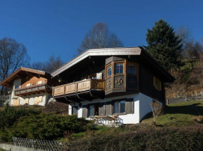 Charming Wooden Chalet in Walchen with Balcony, Piesendorf